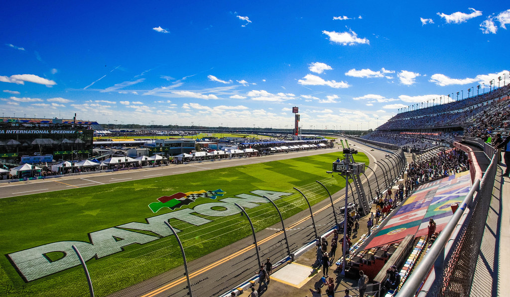 Explaining the history of Daytona race track